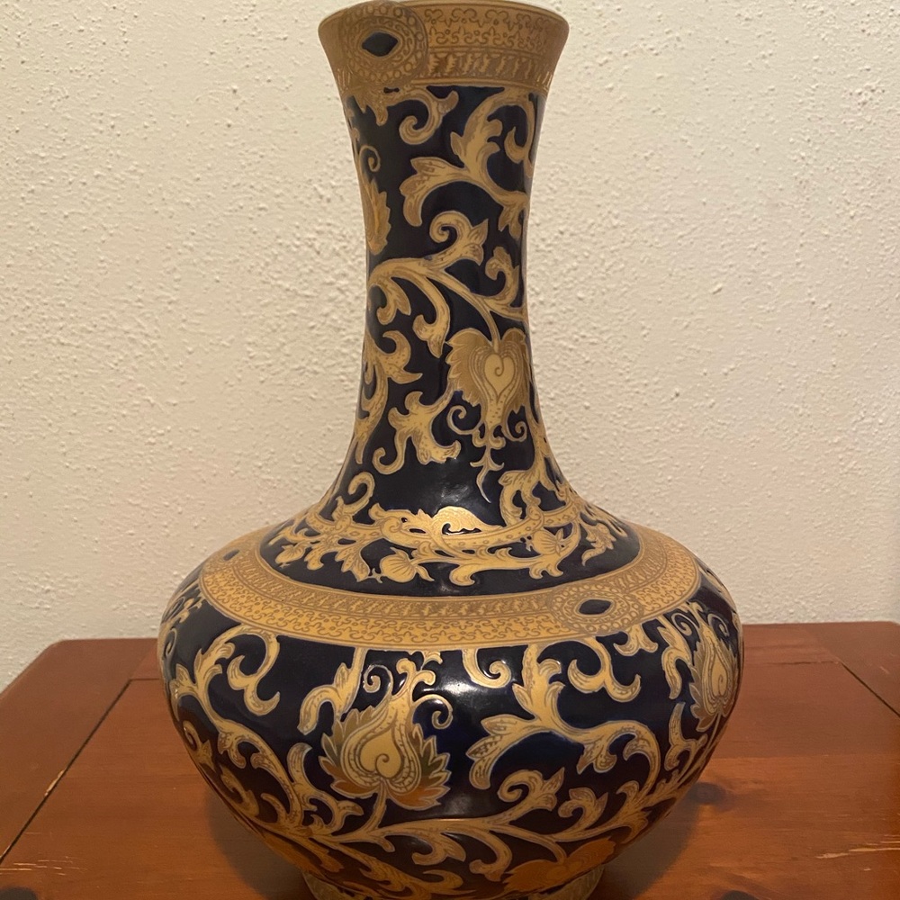 Chinese dragon porcelain